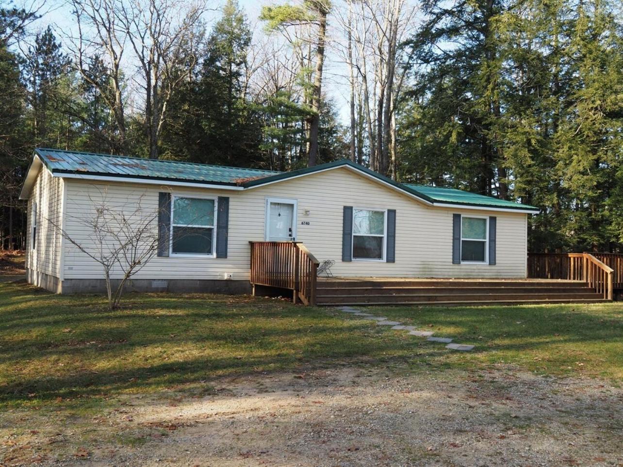 The Green Lake Getaway - Shared Lake Access! Interlochen Exterior foto
